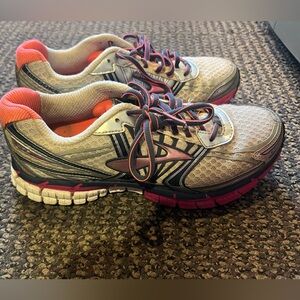 Brooks Adrenaline GTS